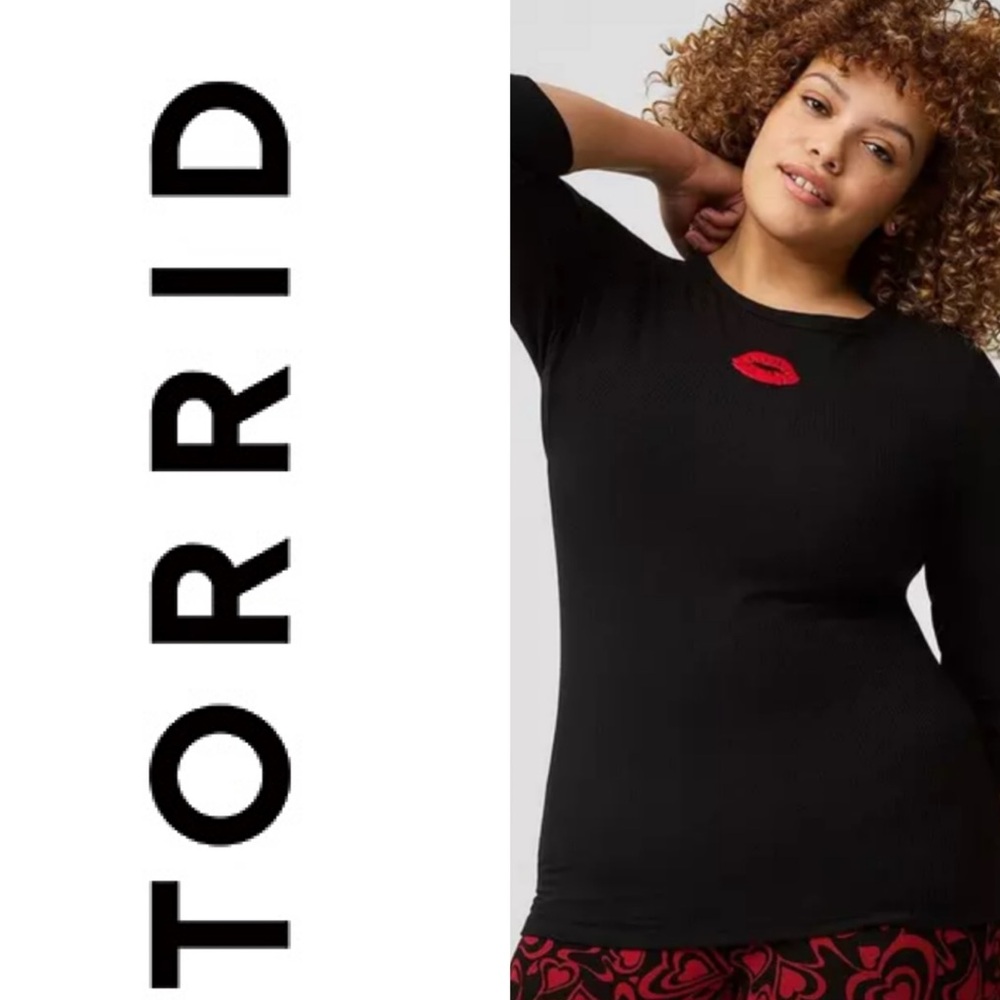 TORRID Women’s 3/4 Sleeve Fitted Super Soft Tee Deep Black Lips Size 1